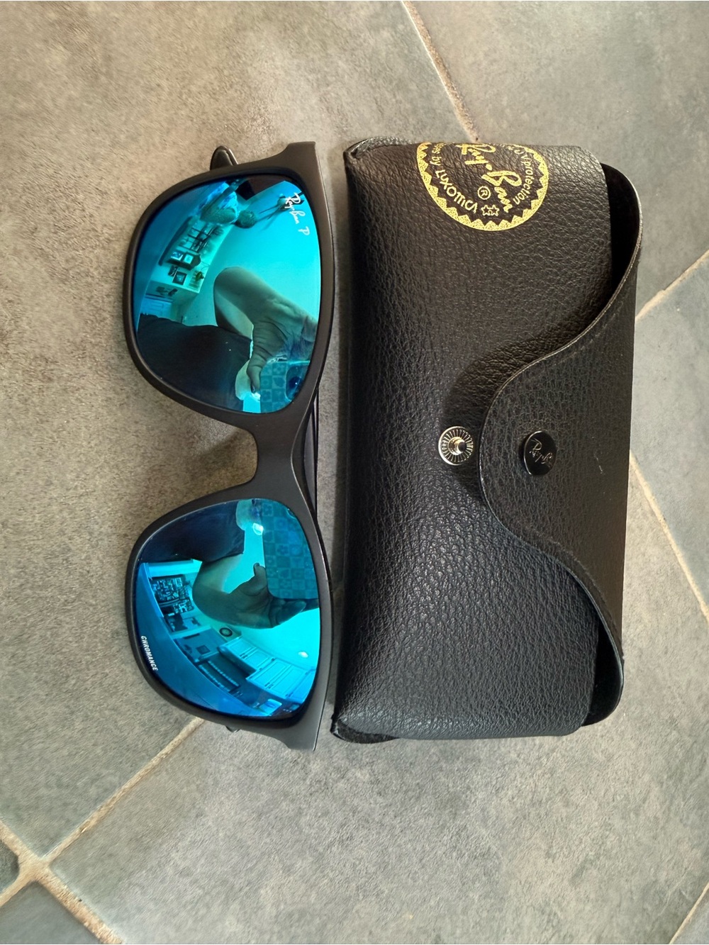 Ray-Ban Unisex Black Frame Sunglasses with Blue Mirrored Lenses and Black Case